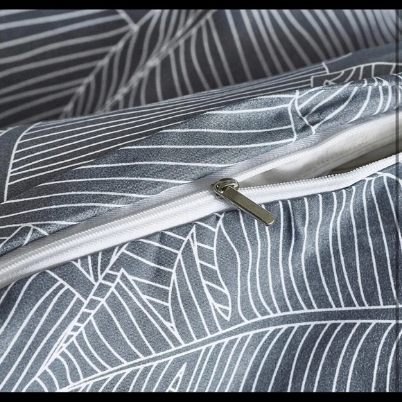 Duvet Cover Set - Picture 4 of 6